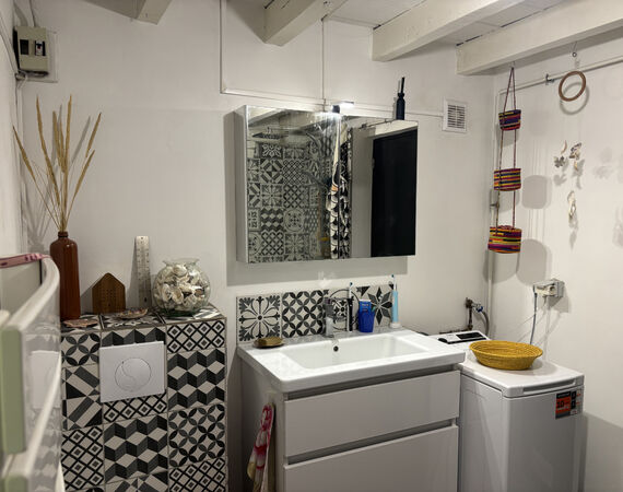 Lurcy Levis - NIEUW - € 127.200