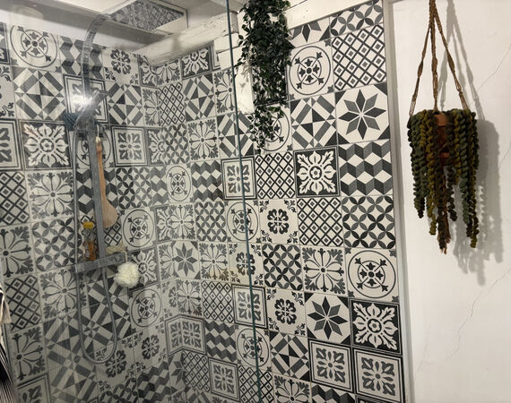 Lurcy Levis - NIEUW - € 127.200