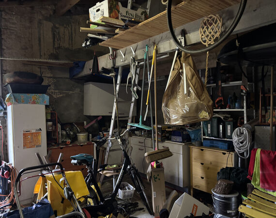 Lurcy Levis - NIEUW - € 127.200