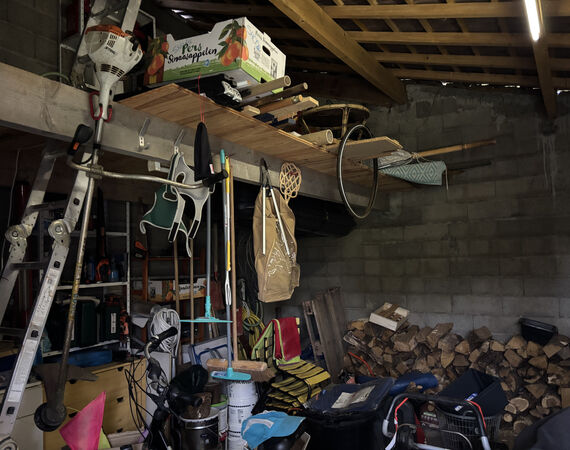 Lurcy Levis - NIEUW - € 127.200