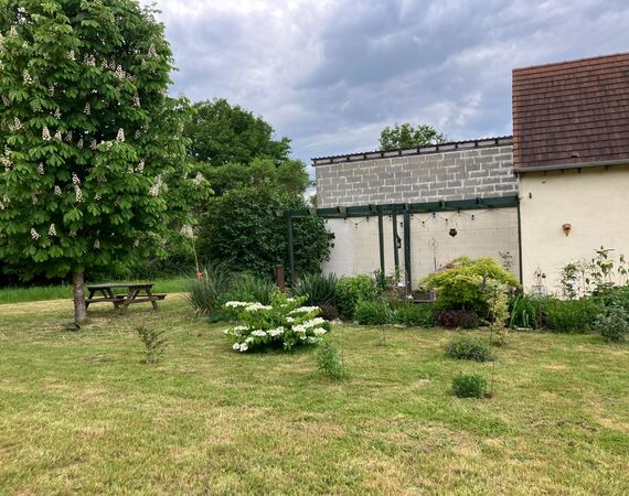 Lurcy Levis - NIEUW - € 127.200