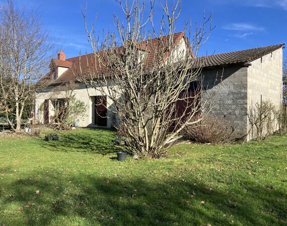 Lurcy Levis - NIEUW - € 127.200