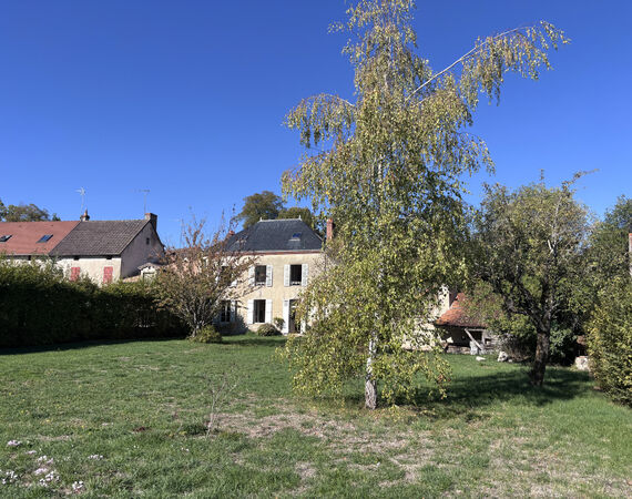 Montaigu le Blin - NIEUW - € 148.400